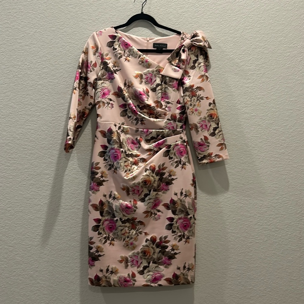 Jessica Howard Dress Size 8 Light Coral with shimmery floral print